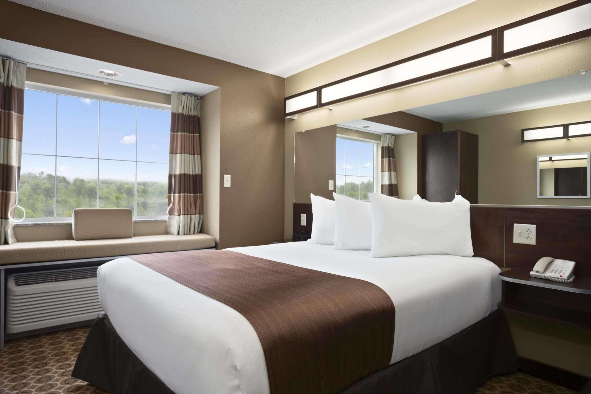 Sonesta Essential Fairmont Hotell Eksteriør bilde